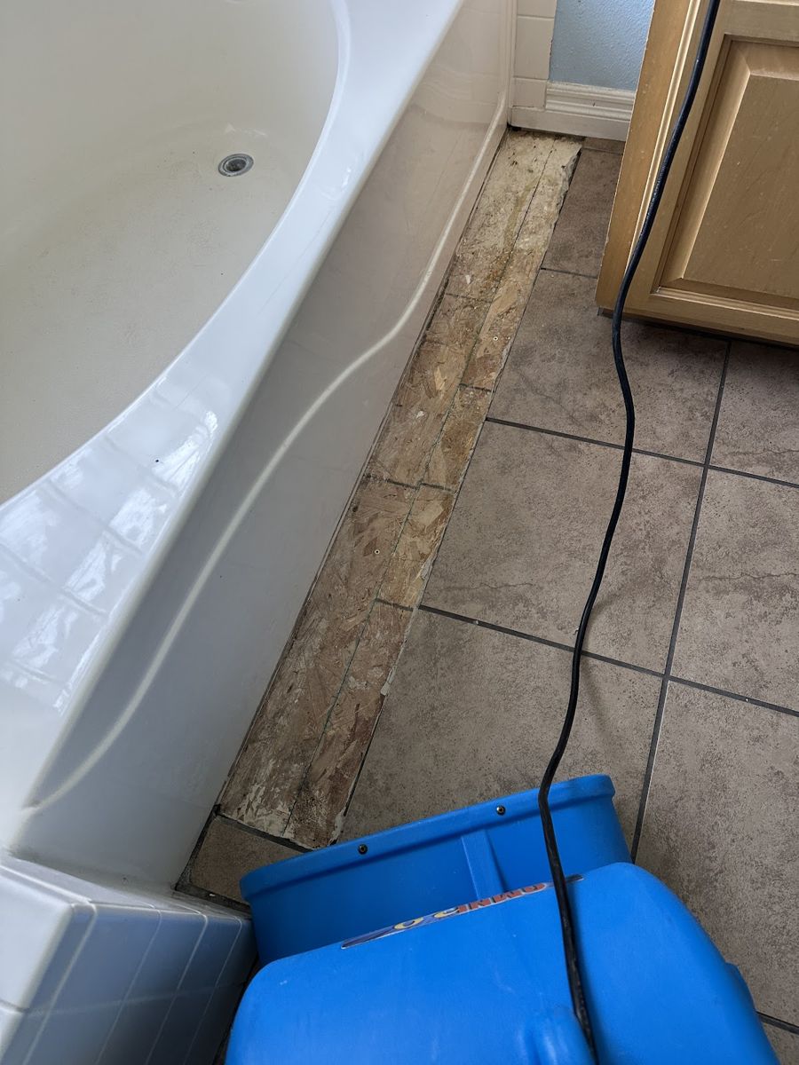 water damage restoration work by Endswell Restoration in Burbank, CA (photo 7 of 8)