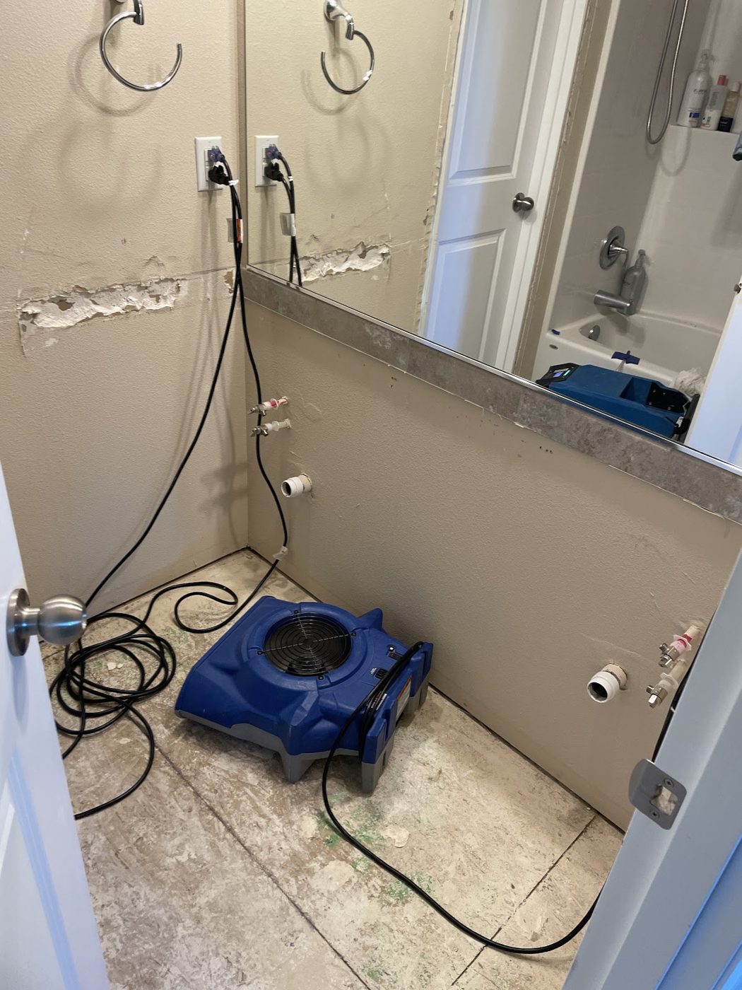water damage restoration work by H2O AWAY in Tumwater, WA (photo 5 of 5)