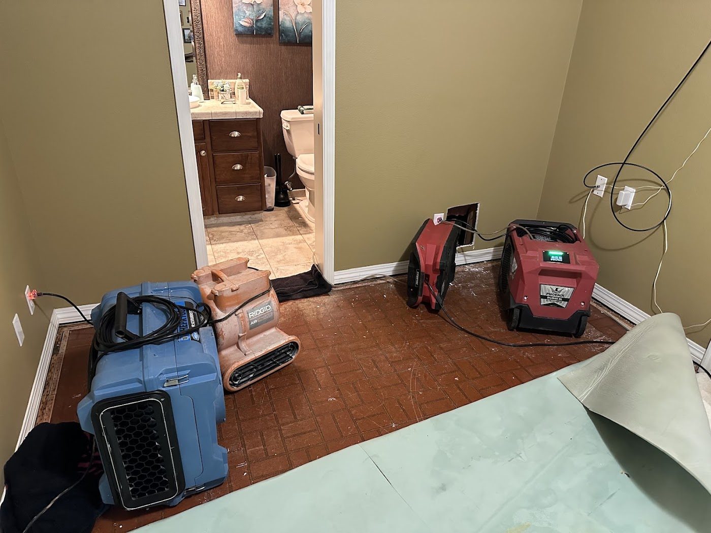 water damage restoration work by MoldEaters in Vancouver, WA (photo 5 of 5)