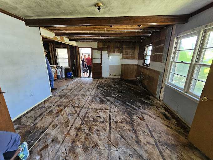 Red Dog Restoration photo 2